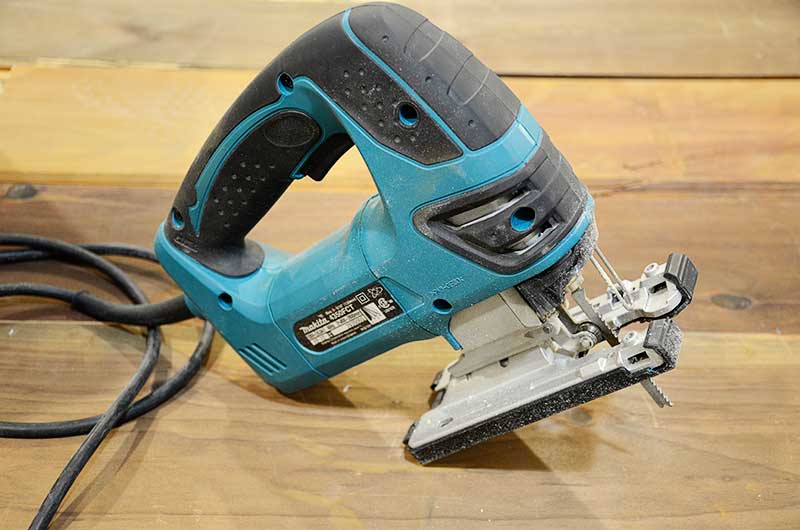makita jigsaw used for cutting outlet holes and around countertop